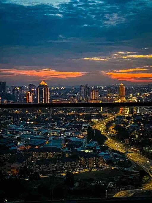 Cozy Aera Residence / Free Wi-Fi Netflix / Sunway Petaling Jaya Εξωτερικό φωτογραφία